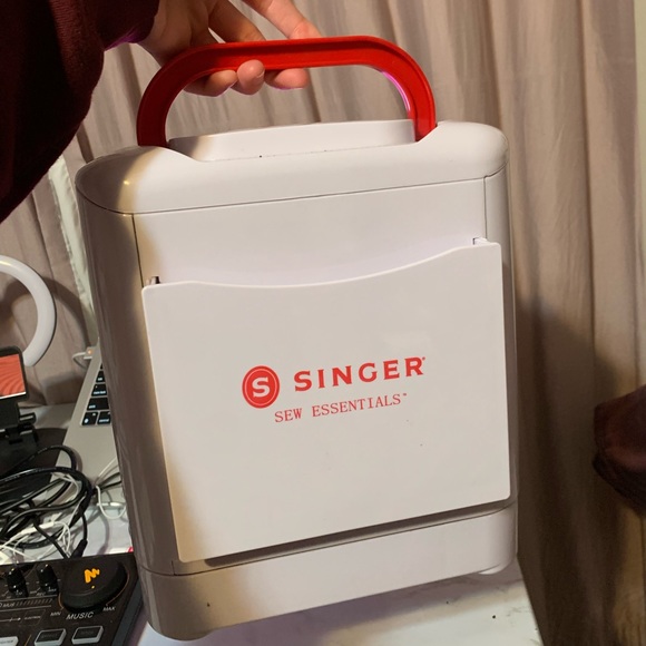 Sewing Kit - Picture 2 of 3